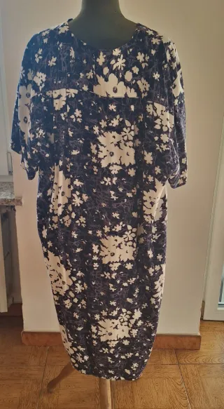 Vestito floreale maniche corte con spacchi