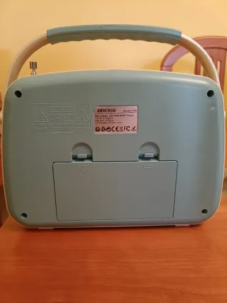 Radio Retro USB BT/SD/AUX Pilas/Red