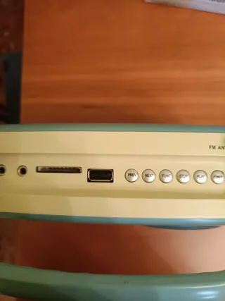 Radio Retro USB BT/SD/AUX Pilas/Red