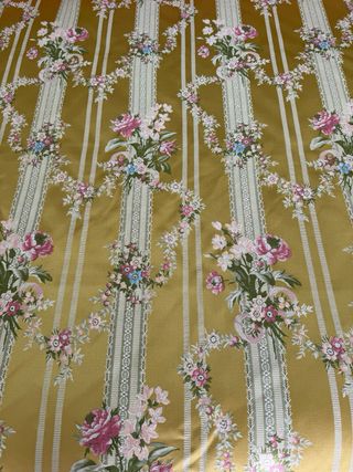 Tela fallera con flores y rayas