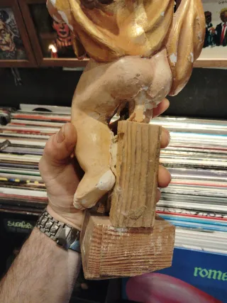 Pareja de ángeles de escayola