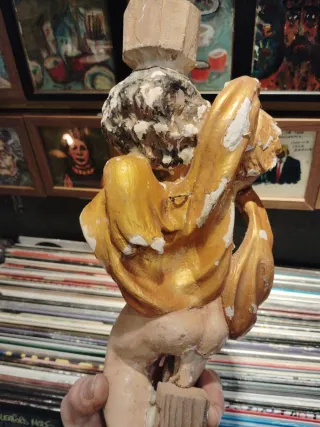 Pareja de ángeles de escayola