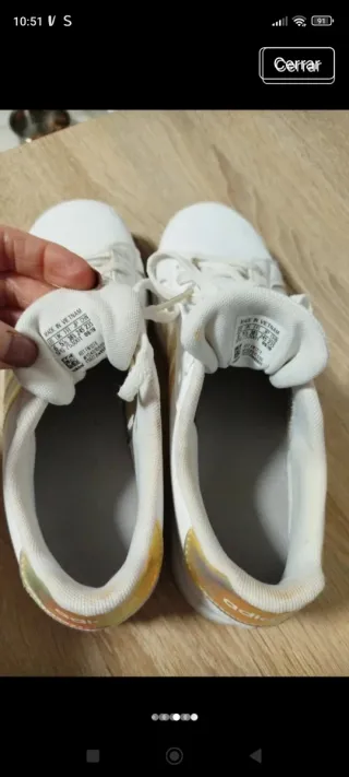 Tenis Adidas Blancos y Dorados