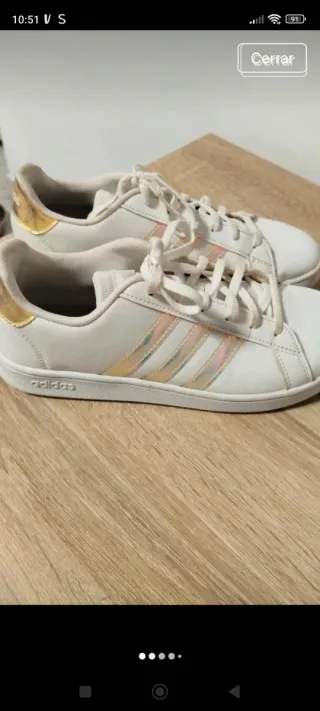 Tenis Adidas Blancos y Dorados