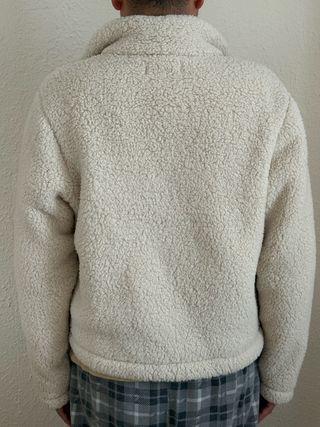 Abrigo de borreguito con bolsillos