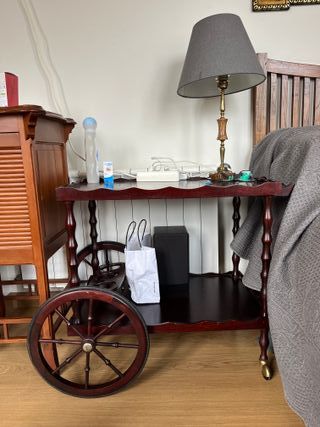 Carrito de bebidas antiguo de madera