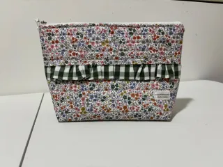 Funda portátil+neceseres(venta juego o por piezas)