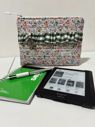 Funda portátil+neceseres(venta juego o por piezas)