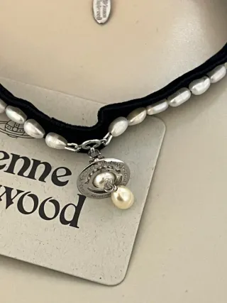 Collar Vivienne Westwood Perlas Negro aleska