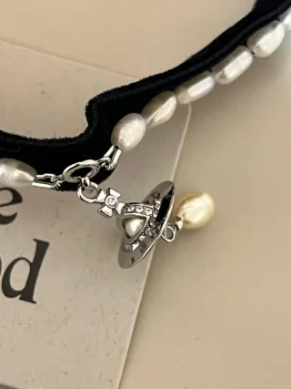 Collar Vivienne Westwood Perlas Negro aleska