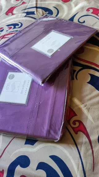 Dos sábanas encimeras Zara Home Moradas de algodon