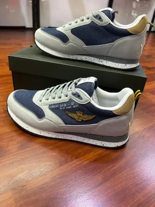 Scarpe nuove con scatola originale