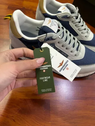 Scarpe nuove con scatola originale