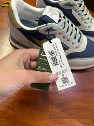 Scarpe nuove con scatola originale