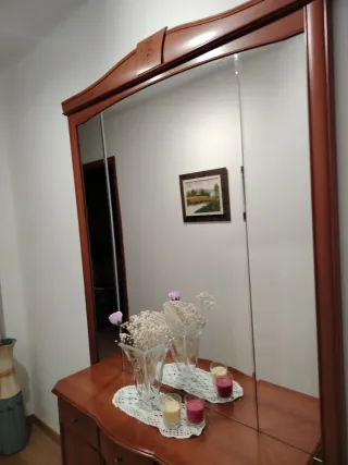 Mueble recibidor madera con espejo