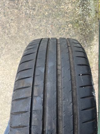 Neumático Michelin Pilot Sport 4