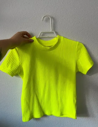 Top amarillo de canalé