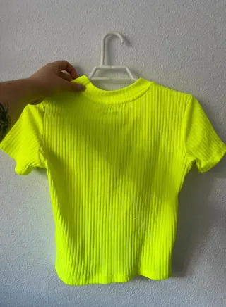 Top amarillo de canalé