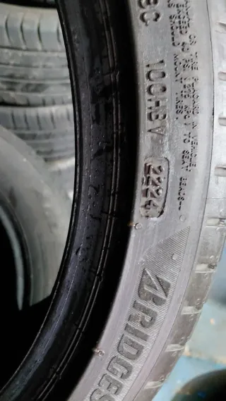 Neumático 225/40/19