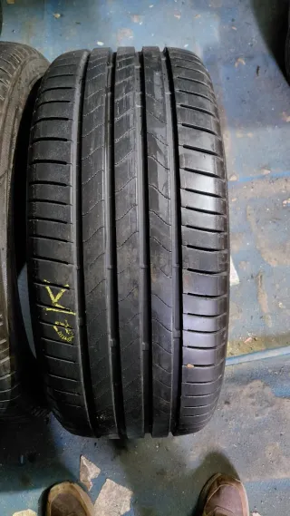 Neumático 225/40/19