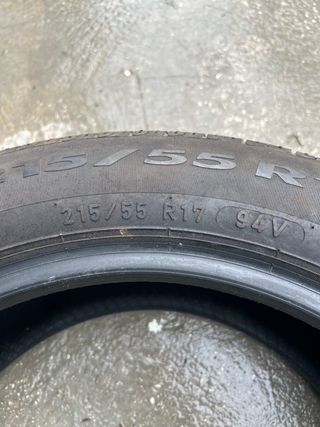 Neumático Pirelli 215/55 R17 94V