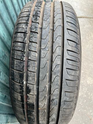 Neumático Pirelli 215/55 R17 94V