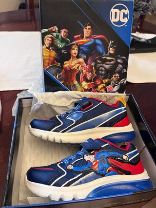Zapatillas Geox Superman con luces talla 32!