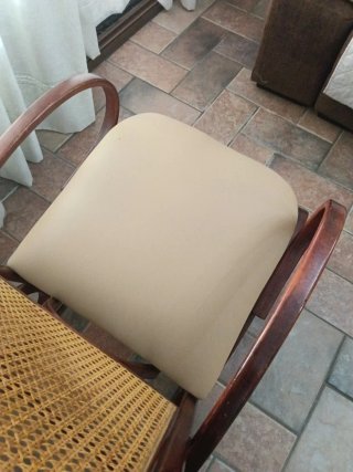 Mecedora antigua de madera