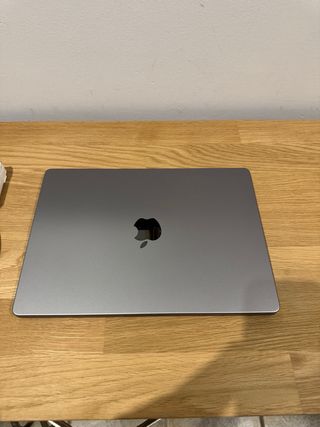 MacBook Pro M3 8GB RAM 512GB 14”