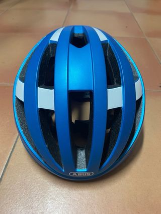 Casco de bicicleta azul ABUS VIANTOR