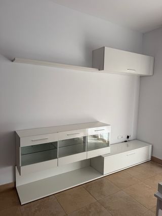 Mueble TV blanco con luz LED