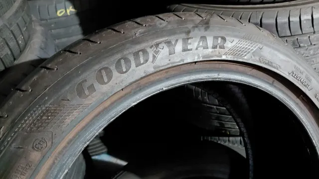 Neumático 225/45/17