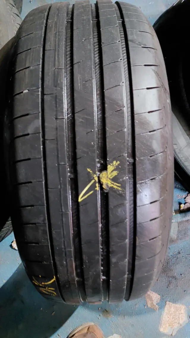 Neumático 225/45/17