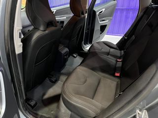 VOLVO XC60 2.0 D3 Momentum Auto