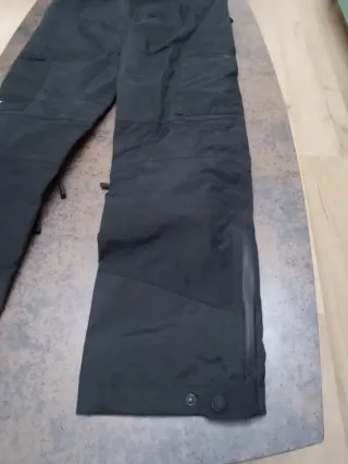Pantalón de esquí negro NUEVO ECOON. TALLA XS.