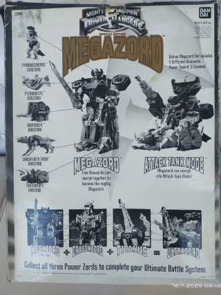 Megazord Power Rangers Edición Black & Gold