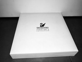 Juego Swarovski Gargantilla y Pendientes