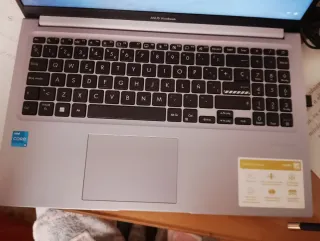 Portátil ASUS Plata