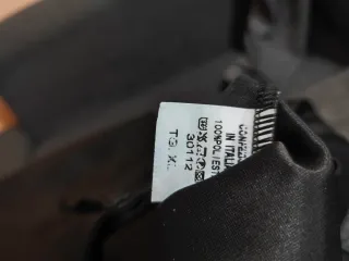 Falda polipiel negra sin usar.