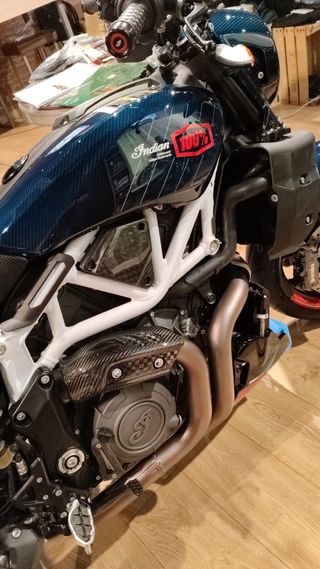 Indian FTR1200R Carbono Azul Edición Limitada