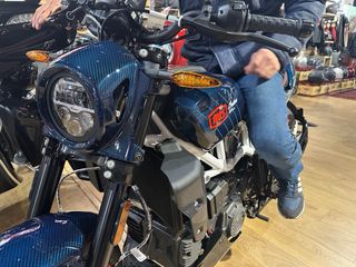 Indian FTR1200R Carbono Azul Edición Limitada