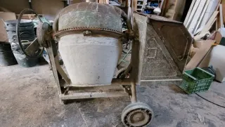 Hormigonera Eléctrica Monofásica Umacon U-200.