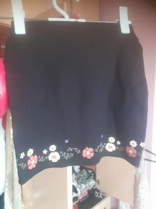 Falda Bershka Talla XS Estampado Floral