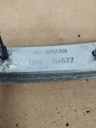 Llanta trasera Weinmann con piñon