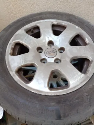 Llanta Audi