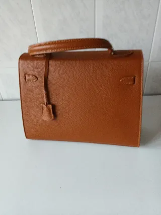 Bolso de piel marrón