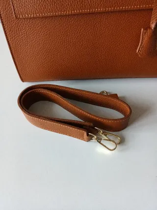 Bolso de piel marrón