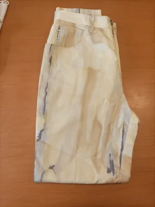 Pantalones Beige y Gris