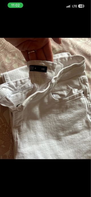 Pantalones vaqueros blancos