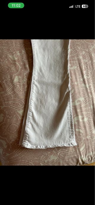 Pantalones vaqueros blancos